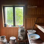 Vila Uniikki Ja Idyllinen Puutalo Kauniilla Kanavamaisemilla